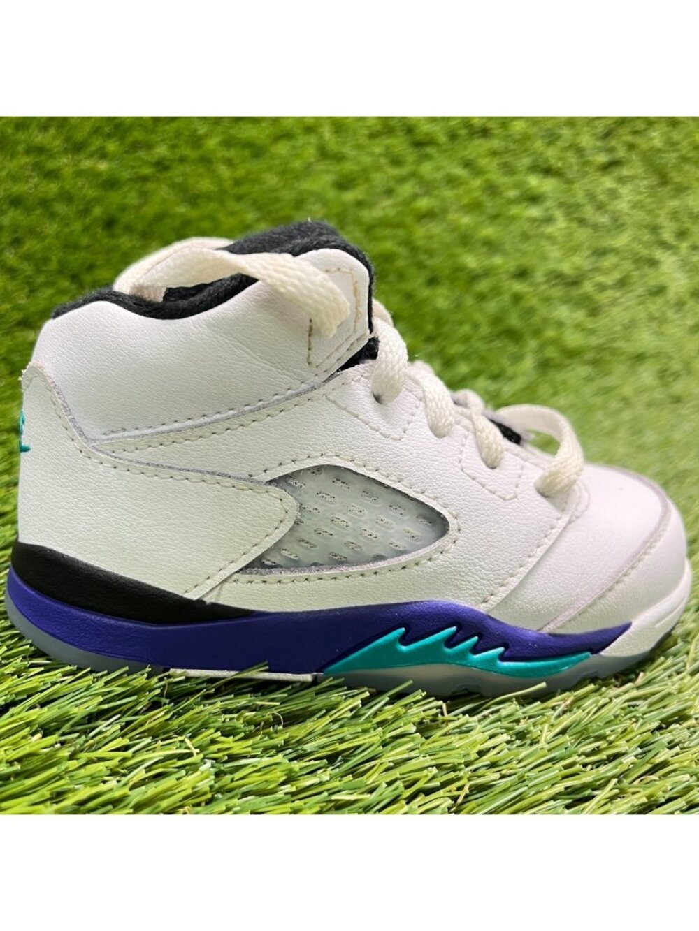 Nike Air Jordan 5 Retro Grape Toddler Size 7C White Athletic Shoes Sneakers